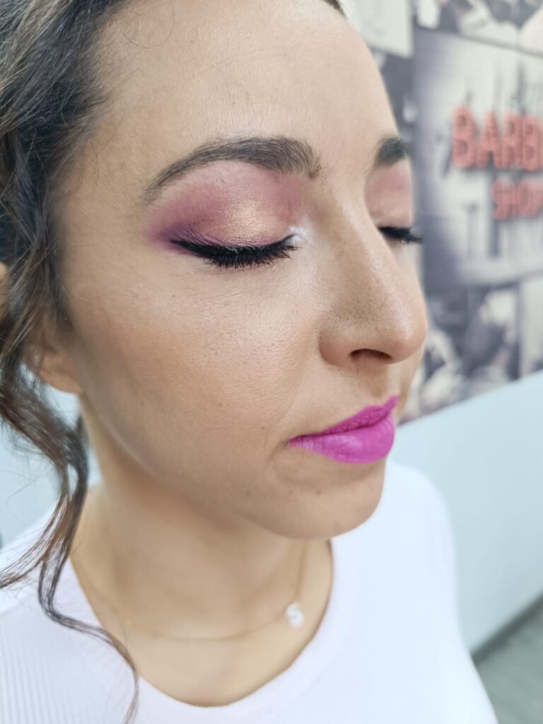 Nuevo Look: Peluquería y Maquillaje de Ensueño